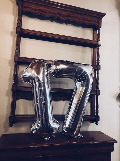 silver balloons, birthday decor 17th Birthday Balloons, Seventeen Birthday, Seventeenth Birthday, Birthday Quotes For Me, Silver Birthday, Card Inspo, Birthday Inspo, 17th Birthday, Decor Birthday