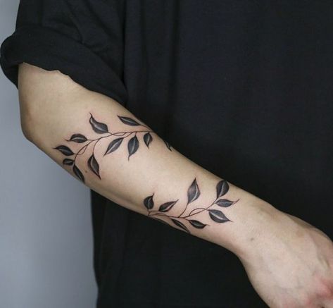 Arm Wrap Tattoo, Men Flower Tattoo, Wrap Around Wrist Tattoos, Left Arm Tattoos, Around Arm Tattoo, Wrap Around Tattoo, Simple Tattoos For Guys, Wrap Tattoo, Tato Henna