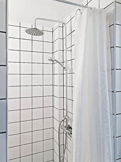 Tiles Black Grout, White Tiles Black Grout, Classic Bathroom Tile, Large Tile Bathroom, Latest Bathroom Tiles, White Square Tiles, Dark Grout, Trendy Bathroom Tiles, Black Floor Tiles