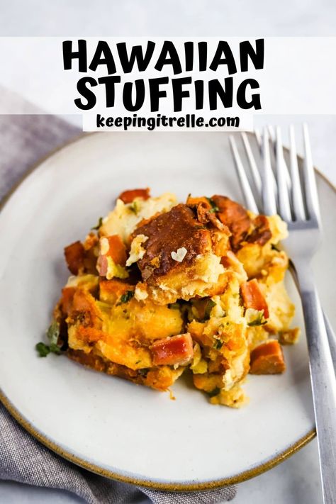 Hawaiian stuffing is the perfect side dish to many recipes, especially for a Hawaiian Thanksgiving. Sweet bread tossed with savory Portuguese sausage and baked to perfection. Hawaiian Stuffing, Poi Mochi, Ube Mochi, Filipino Bread, Portuguese Sausage, Cannibis Recipes, Mochi Recipe, Pumpkin Crunch, Homemade Stuffing