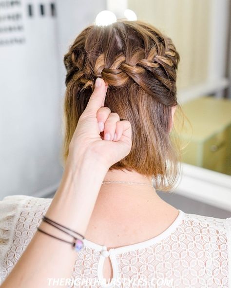 How to Do a Half-Up French Braid Crown in 6 Easy Steps Braid Crown Short Hair, French Braid Crown, French Braid Short Hair, Half Crown Braids, Half French Braids, Braid Crown, Braided Crown Hairstyles, Haircut Styles For Women, Short Haircut Styles