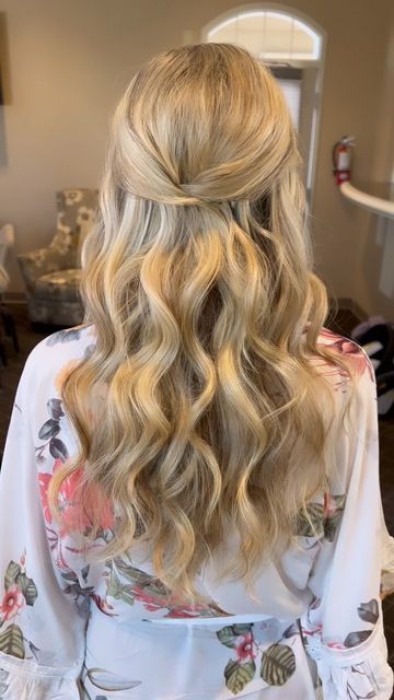 Formal Hairstyles To Do Yourself, Medium Hair Waves Wedding, Half Up Half Down Formal Hair Long, Simple Bridal Hair Half Up, Homecoming Hair Half Up Half Down, Homecoming Half Up Half Down Hairstyles, Simple Bridal Hair Down, Formal Hair Half Up Half Down, Half Up Half Down Homecoming Hair