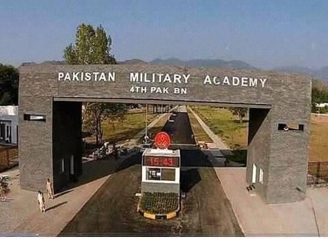 Pakistan Military Academy, Flag Pakistan, Pak Army Quotes, Airplane Pics, Pakistan Tourism, Happy Independence Day Pakistan, Fighter Planes Jets, Pakistan Armed Forces, Jet Fighter Pilot