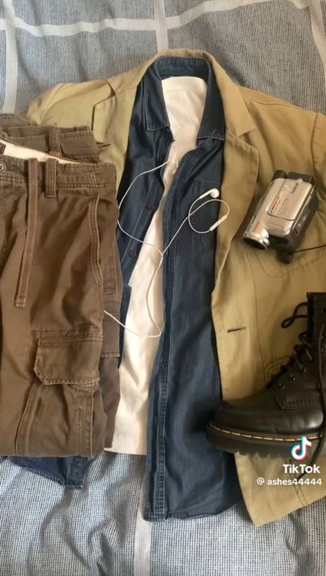 Downtown Boy, Slay Outfits, Downtown Outfits, Guys Clothing Styles, Clothes And Shoes, Cool Fits, Men Fashion Casual Outfits, Casual Style Outfits, Retro Outfits