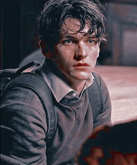 𝐼𝑛𝑠𝑡𝑎𝑔𝑟𝑎𝑚 - @𝑐ℎ𝑒𝑟𝑟𝑦𝑓𝑖𝑜𝑛𝑛 Richard Papen, Fionn Whitehead, Grumpy Man, Young Celebrities, Step Brothers, Popular People, The Secret History, British Actors, Character Development