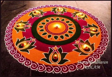 Rangoli In Circle Design, Rangoli Designs Circles Patterns, Big Circle Rangoli Design, Easy Circle Rangoli Designs, Rangoli Round Designs, Rangoli Circle Designs, Rangoli Mandala Designs, Circle Rangoli Designs Diwali Simple, Rangoli Designs In Circle