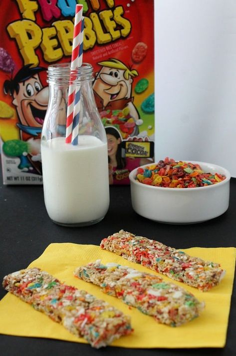 Fruity Pebbles Granola Bars - The Bitter Side of Sweet Fruity Pebble, Fruity Pebbles Cereal, Pebbles Cereal, Food Bars, Candy Cupcake, Cereal Bar, Cereal Treats, Herb Recipes, Cereal Bars