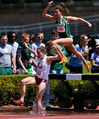 Steeple Chase...Perhaps the best track race ever Running Inspo, Steeple Chase, 10k Marathon, Track Meet, Runners High, Human Form, Marathon Running, Pictures Ideas, Female Athletes