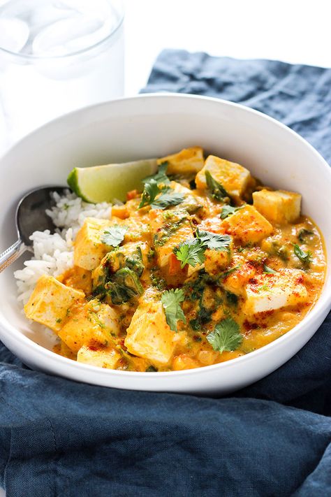 Next time you are craving take-out, make this easy tofu pumpkin curry instead! All you need is a few pantry staples and 30 minutes! Easy Tofu, Tofu Curry, Pumpkin Curry, Homemade Pumpkin Puree, Curry Dishes, Tofu Recipes, Pantry Staples, Veg Recipes, Healthy Dishes