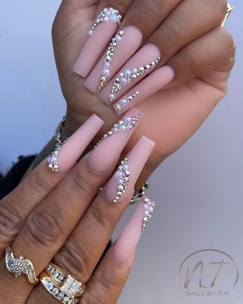 Nails By Tim LLC on Instagram: “This beauty in Pearl . . #Notpolish UK-EU: https://notpolish-uk.com/?ref=7 Discount code: Tim10 US: www.notpolish.com Use my code…” Bling Cakes, Bunny Nails, Pink Wedding Cake, Fancy Nails Designs, Fall Acrylic Nails, Pearl Nails, Pink Bling, Diamond Nails, Beat Face