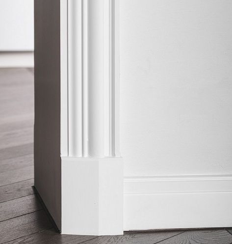 Door Architrave, Architrave Door, Historic Doors, Plinth Blocks, Interior Finishes, Walk In Closet Design, Interior Shop, Door Molding, Skirting Boards