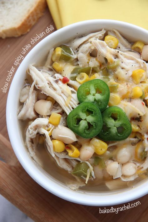 Slow Cooker Spicy White Chicken Chili Spicy White Chicken Chili, White Chicken Chili Recipe, Crockpot White Chicken Chili, White Chili Chicken Recipe, Chicken Chili Recipe, Healthy Slow Cooker, Slow Cooker Recipes Healthy, White Chicken Chili, White Chicken