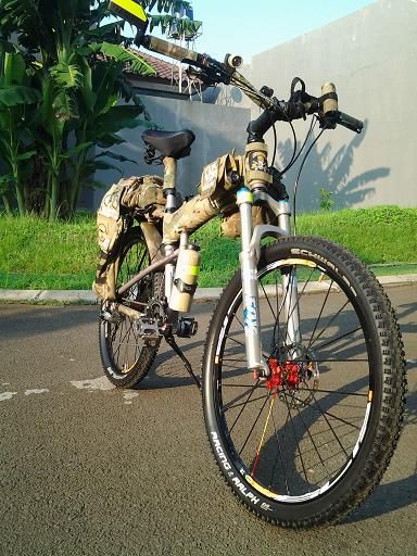 Montague Paratrooper Bicycle Montague Paratrooper, Bike Travel, Off Road Bikes, Bike Camping, Commuter Bicycle, Folding Bicycle, Pedal Power, Beautiful Bike, Track Bike