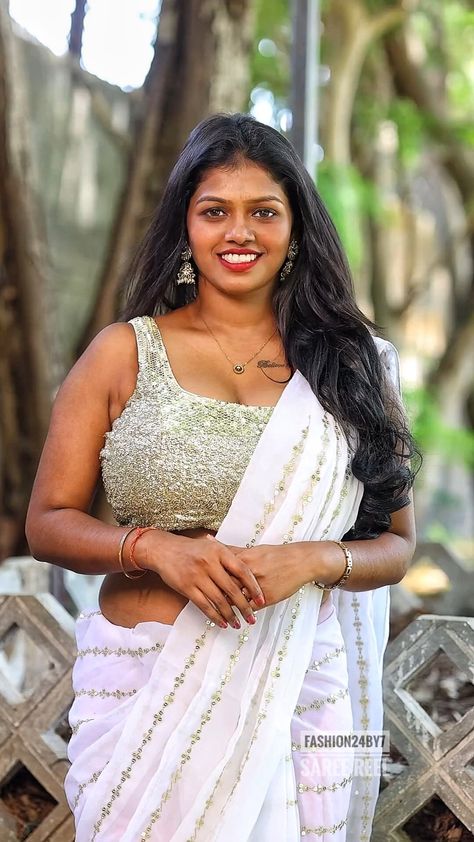 Pooja Thakur, Swetha Menon, Murugan Wallpapers, Kerala Wedding Photography, Kerala Wedding, Hot Leggings, Diy Clothes Videos, Lord Murugan, Indian Tv Actress