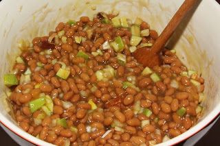 Y'all know I love a good casserole and I especially like to bake up side dishes like this casserole for potlucks and holiday meals.This easy Baked Bean Casserole is inspired by one of Paula Deen's recipes. Baked Bean Casserole, Easy Baked Beans, Paula Deen Recipes, Best Casseroles, Holiday Meals, 9x13 Baking Dish, Bean Casserole, Granny Smith Apples, Baked Beans