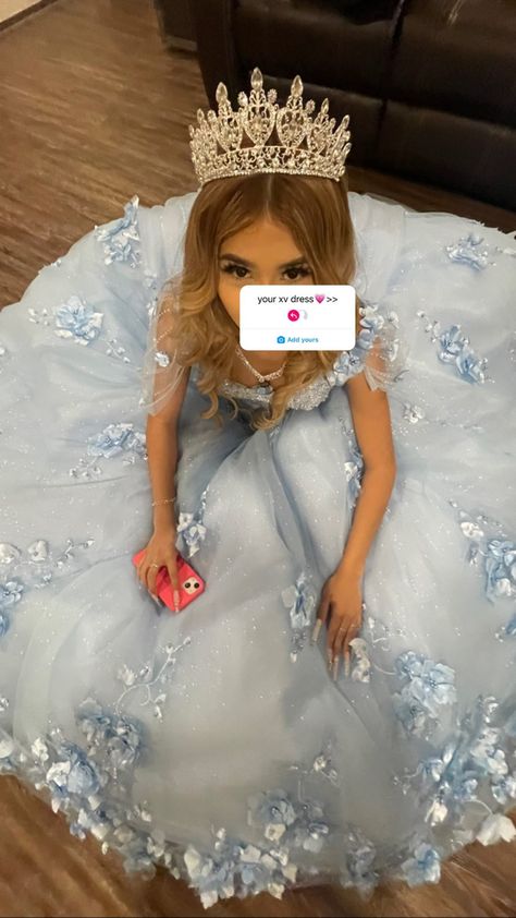 Sweet 16 Dresses Winter Wonderland, Dusty Blue Quince Dress, Quince Instagram Story, Aesthetic Quinceanera Dresses, Mini Quince Dress, Baby Blue Quince Dresses, Quince Aesthetic, Quinceanera Aesthetic, Baby Blue Quince