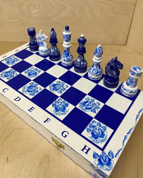 Creative Chess Board, Custom Chess Board, Painted Chess Board, Chess Wallpaper, Chess Aesthetic, Diy Chess Set, Chess Club, Diy Ceramic, Chess Sets