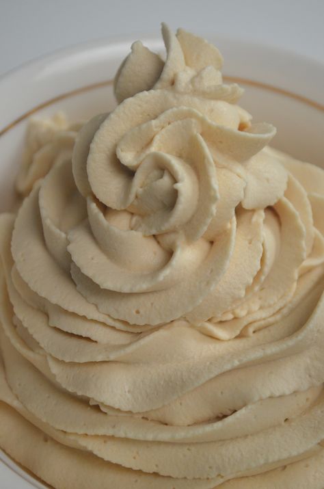 Whipped Cream Espresso Frosting Espresso Whipped Cream, Espresso Frosting, Homemade Cool Whip, Homemade Whipped Cream Recipe, Espresso Cake, Fluffy Frosting, Easy Frosting, Stabilized Whipped Cream, Strawberry Whipped Cream