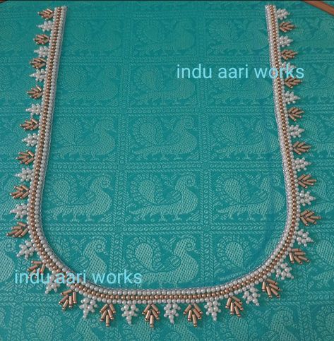 Single Line Maggam Work Designs, Latest Blouse Neck Designs, Maggam Blouse, Blue Blouse Designs, Patch Work Blouse Designs, Aari Design, Embroidery Blouses, Latest Bridal Blouse Designs, Model Blouse