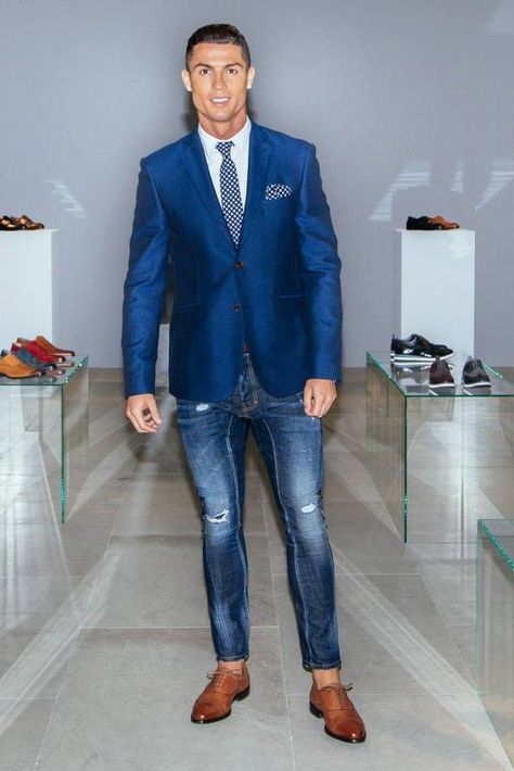 Cristiano Ronaldo - Showing his new FW15 shoe collection on Cristiano Ronaldo Shirt, Cloth Closet, Ronaldo Shirt, Ronaldo Style, Ronaldo Haircut, Ronaldo Cristiano, Cristiano Ronaldo Cr7, Gq Style, Dressing Style