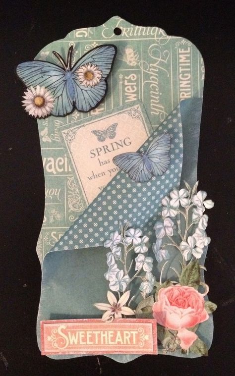 How to make tag pockets on and for tags Pocket Tags Ideas, Tags Ideas Handmade, Tag Pockets, Shabby Chic Tags, Pocket Tags, Scrapbook Tags, Botanical Tea, Journal Tags, Scrapbook Tag