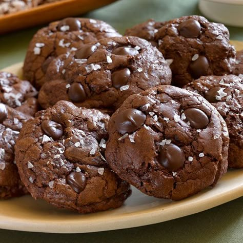 Ghirardelli Baking: Chocolate Truffle Cookies with Sea Salt Recipe Impressive Results Worth Sharing. Bake with Ghirardelli. Ghirardelli Recipes, Chocolate Truffle Cookies, Cookies With Sea Salt, Sea Salt Recipes, Truffle Cookies, Cookie Exchange Recipes, Gooey Chocolate Chip Cookies, Ghirardelli Chocolate, No Salt Recipes