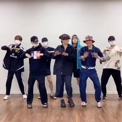 It's still my favorite BTS's dance challenge! | By Love is Purple | Facebook Bts Dance Videos, Bts Dance, Bts Predebut, Savage Love, Bts Dance Practice, Dance Challenge, Bts Facts, Bts Aegyo, Bts Dancing