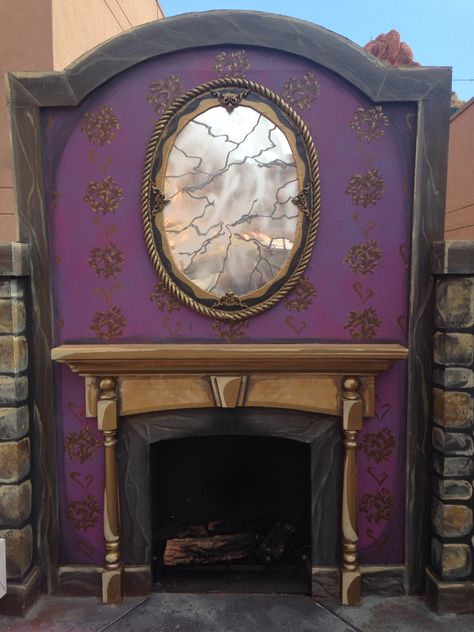 Castle interior painted for Beauty and the Beast. Theatre sete Fairy Tale Set Design, Beauty And The Beast Set Design, Beauty And The Beast Theatre, Beauty And The Beast Diy, Scenic Painting, Theatre Backdrops, Technical Theatre, Halloween Fireplace, Beast's Castle