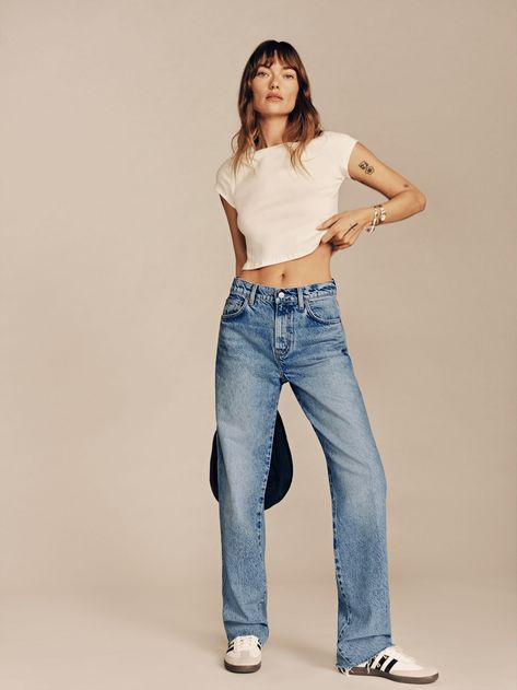 Mid Rise Straight Jeans, Straight Jeans Outfit, Sustainable Denim, Quoi Porter, Stretch Denim Fabric, Long Jeans, French Women, Mid Rise Jeans, Mode Vintage