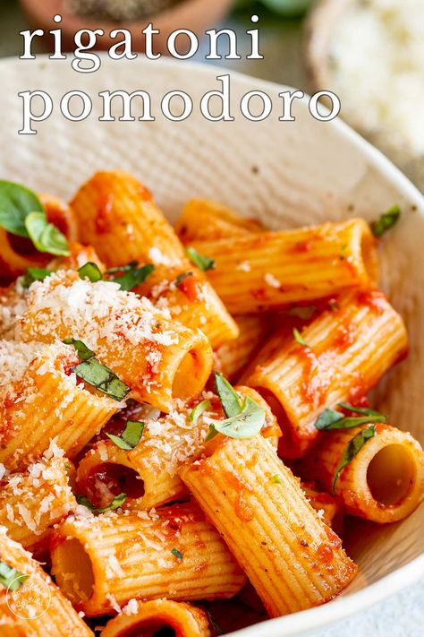 Vegetarian Rigatoni Recipes, Rigatoni Pomodoro, Capellini Pomodoro Recipe, Italian Rigatoni, Penne Pomodoro, Pasta Pomodoro Recipe, Rigatoni Pasta Recipes, Pomodoro Pasta, Main Dinner Dishes