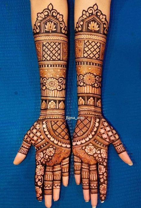 Royal Front Hand Mehndi Design. - MELTBLOGS Mehndi Bridal, Front Hand Mehndi Design, Front Hand Mehndi, Mehndi Design Simple, Back Hand Mehndi, Mehndi Outfits, Hand Mehndi Design, Design Mehndi, Design Henna