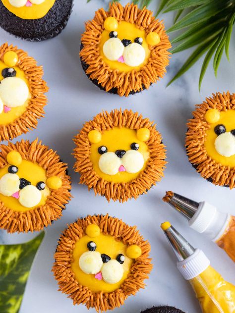 Lion Birthday Cake, Lion Cupcakes, Deco Cupcake, Buttercream Designs, Homemade Buttercream, Homemade Buttercream Frosting, Lion Birthday, Kid Cupcakes, Cupcake Cake Designs