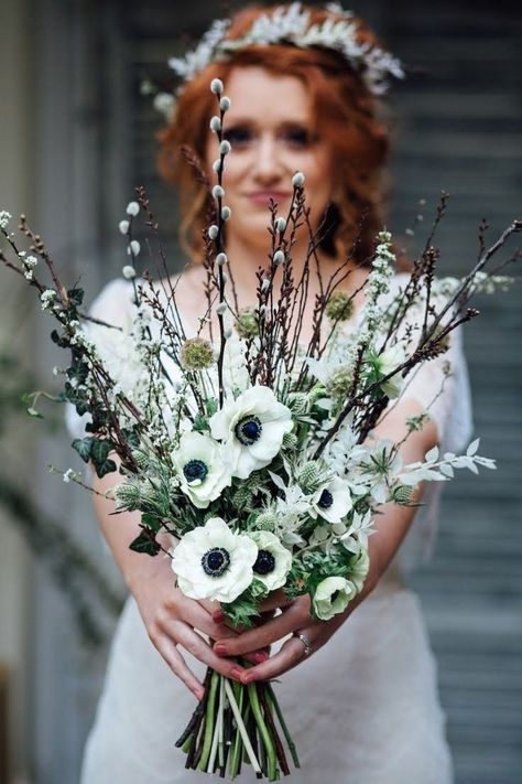 White Anemone Wedding, Grey Gold Wedding, Anemone Wedding Bouquet, Violet Photography, Cherry Blossom Bouquet, Gold Wedding Decor, Christmas Wedding Themes, Anemone Wedding, Anemone Bouquet