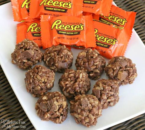 Reese's Cookies, No Bake Peanut Butter Balls, Reeses Cookies, Chocolate Rice Krispies, Chocolate Rice Krispie Treats, Best Christmas Cookie Recipe, No Bake Peanut Butter, Best Cookies Ever, Peanut Butter No Bake