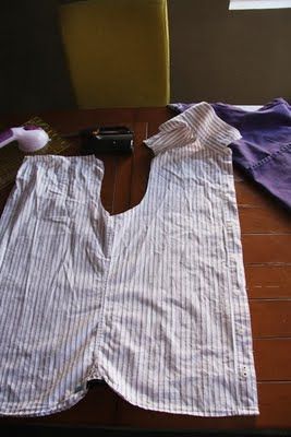 Shirt Tricks, How To Make Aprons, Apron Shirt, Men's Shirt Apron, Bib Apron Pattern, Mens Shirt And Tie, Shirt Apron, Recycle Projects, Apron Ideas