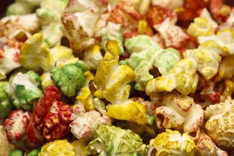 How to Make Skittles Popcorn - Popcorn Bistro Skittle Popcorn, Skittles Popcorn Recipe, Colored Popcorn, Salty Popcorn, Best Popcorn, Popcorn Snacks, Popcorn Recipe, Popcorn Kernels, Popcorn Popper