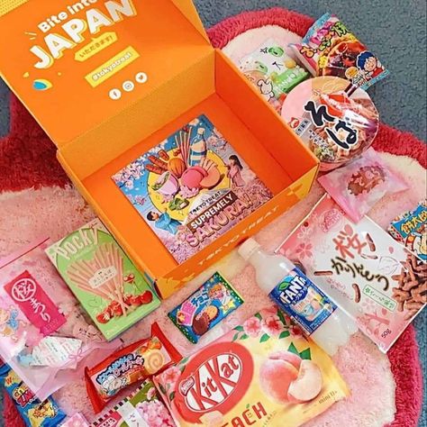 Japanese Candies, Japanese Snack Box, Tokyo Treat, Sarcastic Comebacks, Japan Snacks, Korean Drinks, Food Korean, Japanese Treats, Korean Snacks