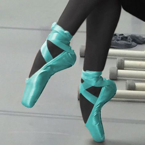 Blue Pointe Shoes, Ballet Pointe Shoes, Ballet Pictures, Catty Noir, Ballet Inspiration, Ballet Dance Videos, Spider Girl, Gwen Stacy, Spider Gwen