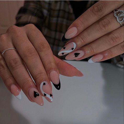 White Valentines Day Nails, Black And White Valentines, Cat Claw Nails, Black And Nude Nails, White Almond Nails, Black Almond Nails, Valentines Day Nails, Heart Nail Designs, Graduation Nails