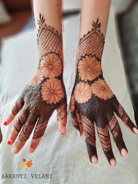 with big flower nd some filling on back side of hand. Big Flower Mehndi Design, Back Hand Mehndi Design, Back Hand Mehndi, Hand Mehndi Design, Modern Henna, Modern Henna Designs, Mehndi Images, Back Hand Mehndi Designs, Hand Mehndi