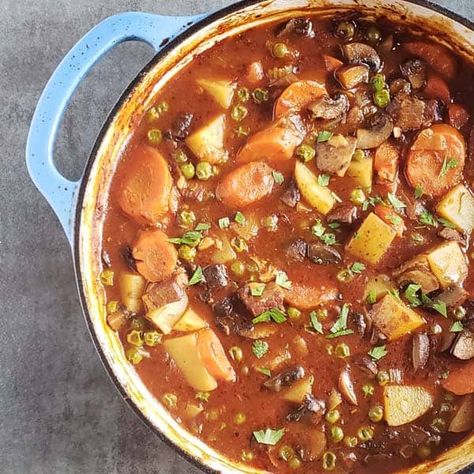 Recipe for Beef Stew in a Dutch Oven - Raspberries and Kohlrabi Beef Stew In Dutch Oven, Stew In Dutch Oven, Recipe For Beef Stew, Dutch Oven Beef, Beef Vegetable Soup, Oven Vegetables, Vegetable Beef Soup, Stew Meat, Soup And Stew