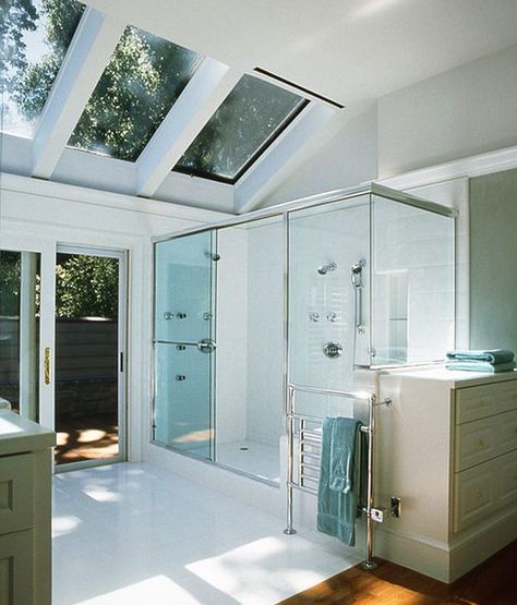 Six Stunning Uses Of Skylights in Bathrooms Skylight Bathroom, Skylight Design, Bathroom Design Styles, Velux Skylights, Light Bathroom, Gorgeous Bathroom, Traditional Bathroom, Bathroom Style, Beautiful Bathrooms