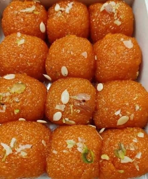 Wheat Garden, Motichoor Ladoo, Coconut Ladoo, Dried Raisins, Gram Flour, Indian Dessert Recipes, Delicacy Food, India Food, Indian Sweet