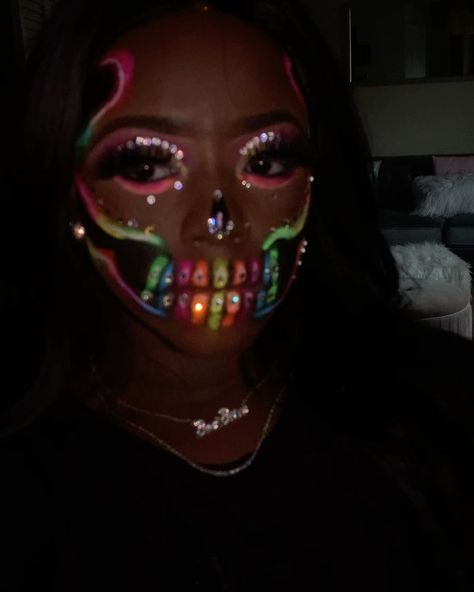 Jasmine Renee’ 💕 on Instagram: “Halloween Neon Skull 💀 💚💜💙🖤✨ I used @myomakeup pigments for this look and @swavorski_crystals rhinestones 💚💜💕✨” Rhinestone Halloween Makeup, Neon Skull Makeup, Neon Skull, Rhinestone Halloween, Rhinestone Skull, Skull Makeup, Skull Halloween, New Year New You, Halloween Looks