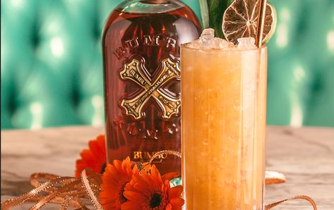 Bumbu Rum, Rum Mixed Drinks, Fruit Punch Recipe, Rum Drinks Recipes, Rum Cocktail Recipes, Rum Recipes, Rum Cocktails, Rum Punch, Rum Drinks