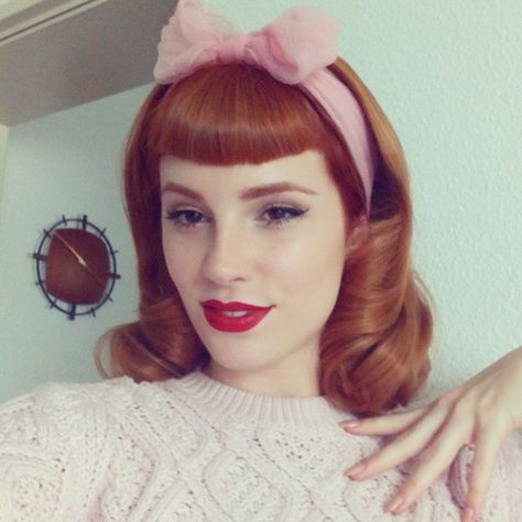 Betty Bangs, 50s Hairstyles, Rockabilly Hair, Pin Up Hair, Rockabilly Fashion, Retro Hairstyles, Vintage Hairstyles, Up Girl, Hair Dos