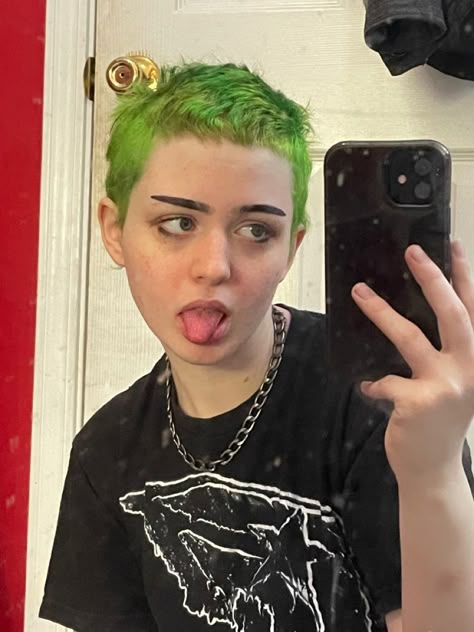 Green Hair Buzzcut, Neon Green Buzzcut, Green Hair Short Pixie, Transmasc Buzzcut, Emo Buzzcut, Short Green Hair Men, Green Shaved Head, Split Dyed Buzzcut, Alt Buzzcut