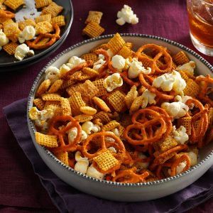 34 Recipes to Bring to Bible Study Cheesy Snack Mix, Cheesy Snack Recipes, Genius Foods, Cheesy Snacks, Snack Mix Recipe, Muddy Buddy, Study Snacks, Cheesy Snack, Airline Food