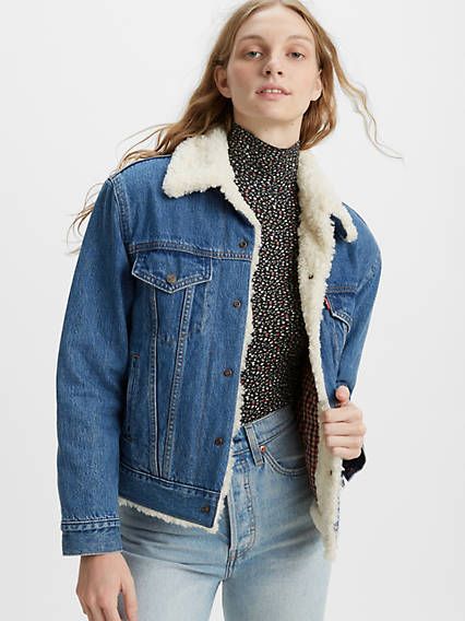 Ex-boyfriend Sherpa Trucker Jacket - Medium Wash | Levi's® US Sherpa Denim Jacket Outfit, Trucker Jacket Outfit, Casual Fall Jeans, Boy Silhouette, Sherpa Trucker Jacket, Sherpa Denim Jacket, Levis Jean Jacket, Levis Jacket, Recycled Denim