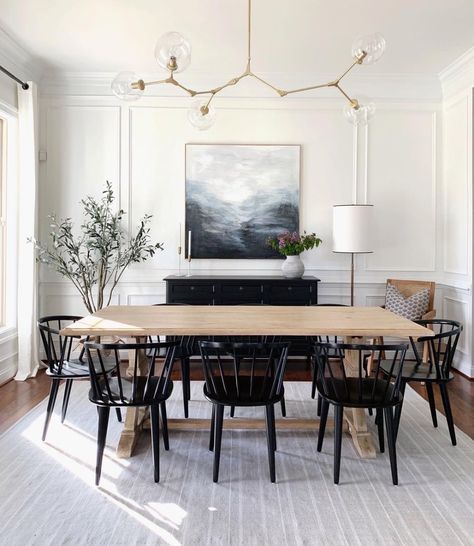 Transitional Dining Room Decor, Modern Traditional Home, Neutral Dining Room, Transitional Dining Room, House Dining Room, Spindle Dining Chair, Dining Room Remodel, Dinning Room Design, Popular Instagram